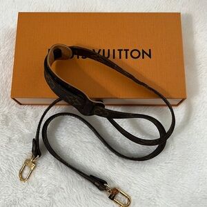 Authentic  LOUIS VUITTON Monogram shoulder strap W/Box